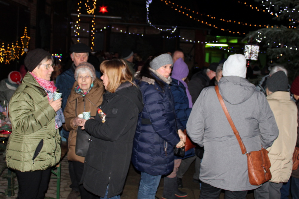 2023 12 09 Weihnachtsmarkt Bahrdorf Lockes Ranch 042.1JPG