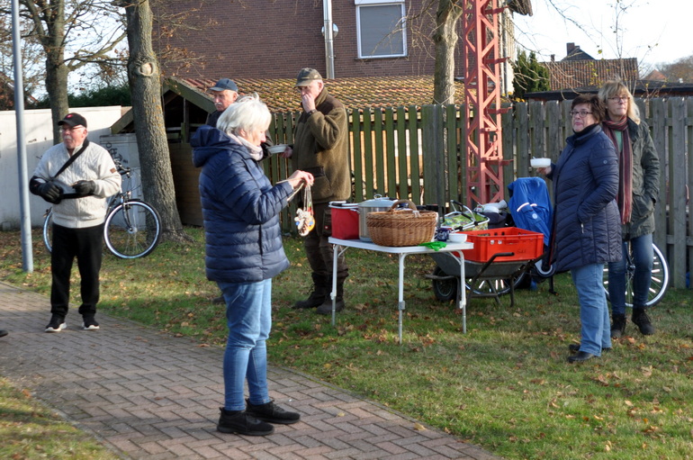 2024 11 26  Neuer Weihnachtsbaum JPG 6xx