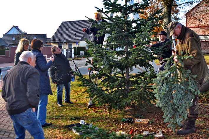 2024 11 26  Neuer Weihnachtsbaum JPG 9x