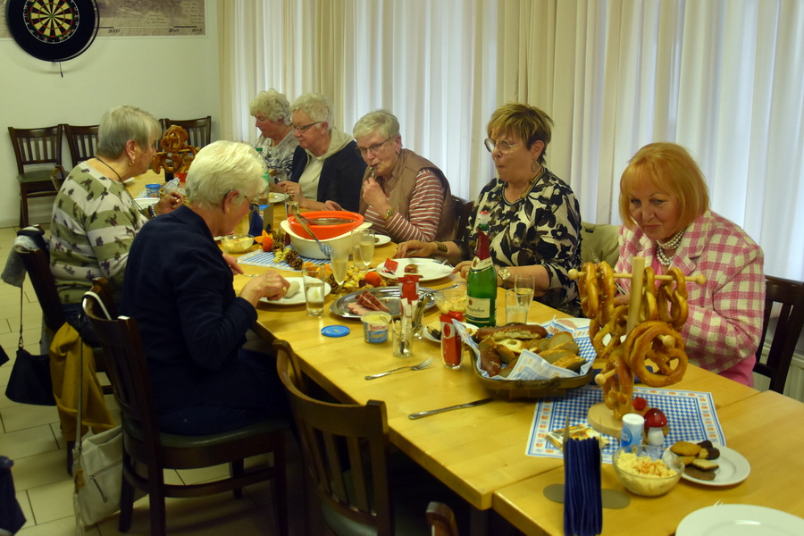 2025 09 27 Mitgliederessen 3x