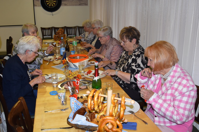 2025 09 27 Mitgliederessen 6x