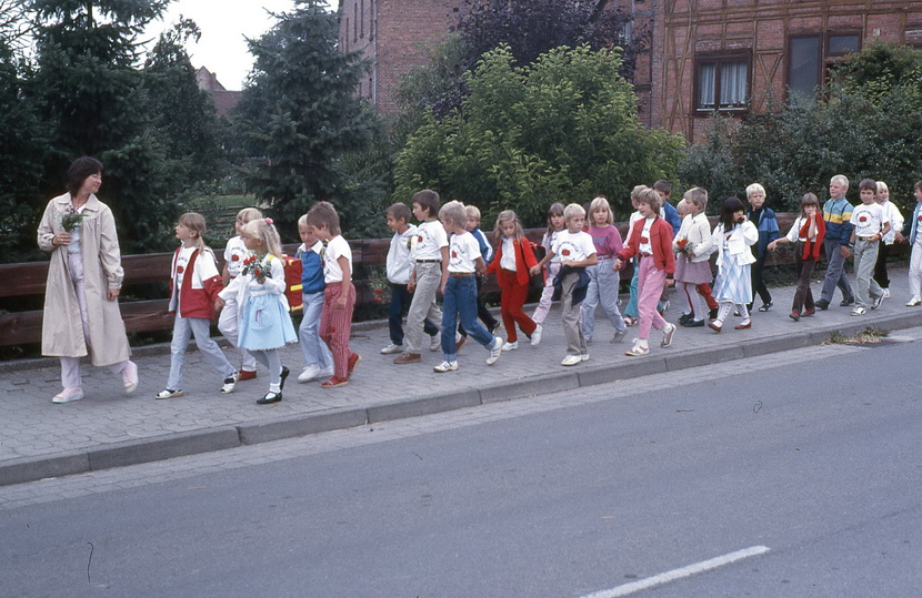 1985 xx xx Schule Einschulung 001 81