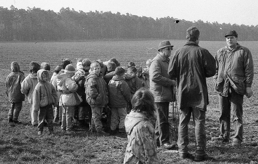 1992 03 01 Baumepflanzen Einschulung001 21