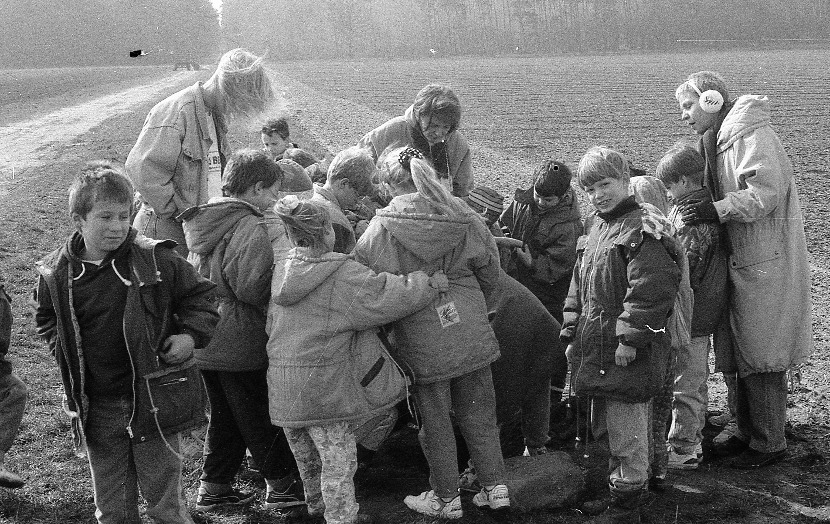 1992 03 01 Baumepflanzen Einschulung001 25