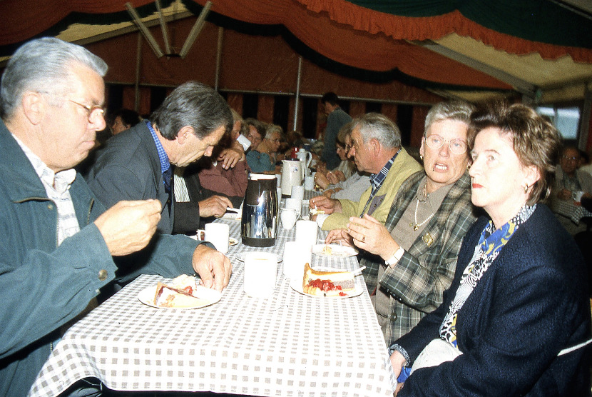 1998 xx xx Seeniorennachmittag 100 Jahre TSV Bahrdorf001 24