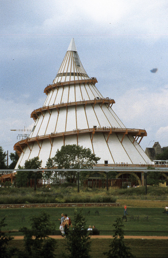 1999 xx xx Senioren Gartenausstellung Magdeburg001 2   Kopie