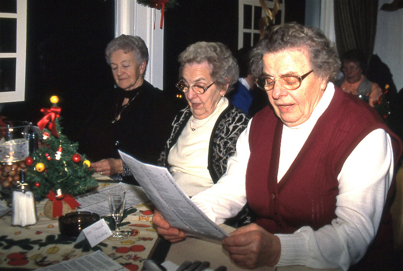 2001 xx xx Senioren  Weihnachten021 2