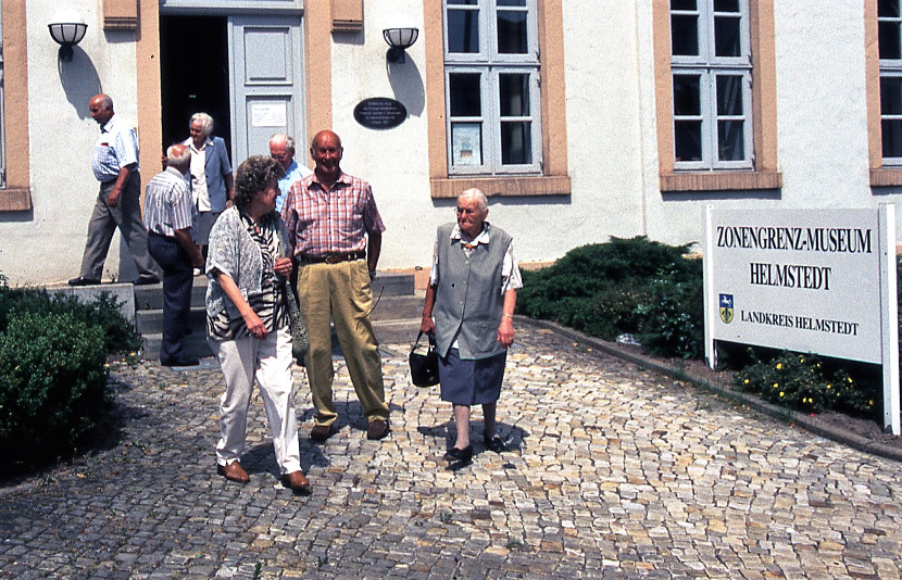 2005 xx xx SeniorenmGrenzlandfahrt Marienborn Cafe Beendorf002 2