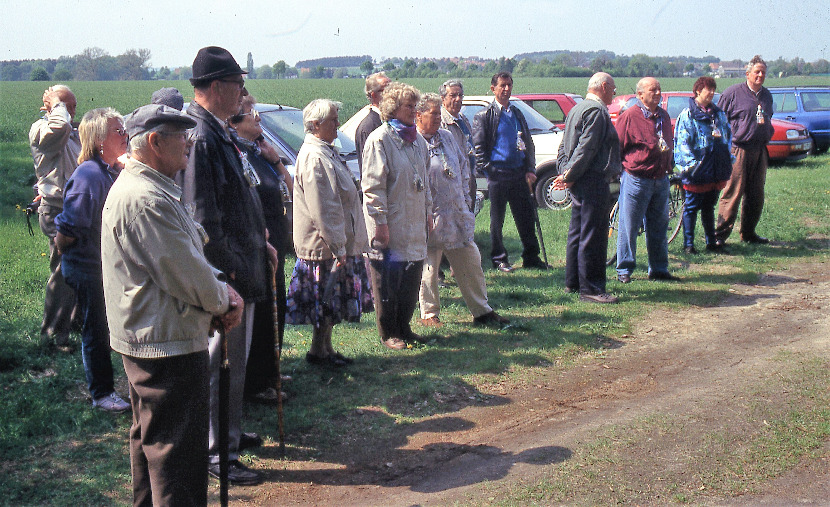 1996 xx xx Senioren  Waldbegehung003 2