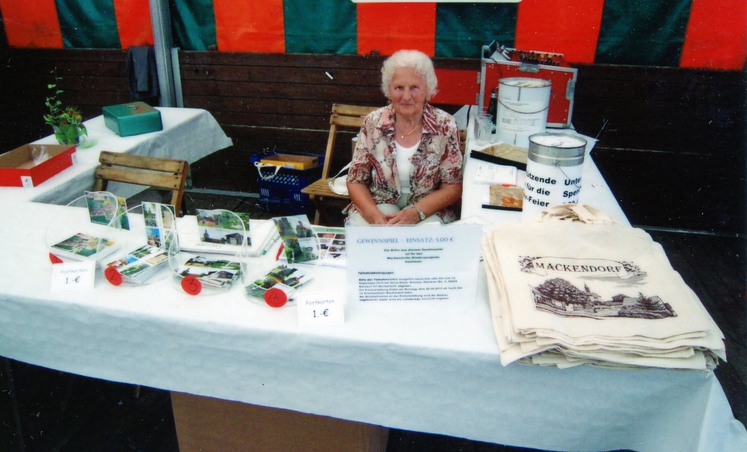 2010 Feier  21 08 2010 Festplatz    Andenkenverkauf005
