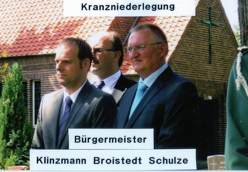 2010 Kranzniederlegung002