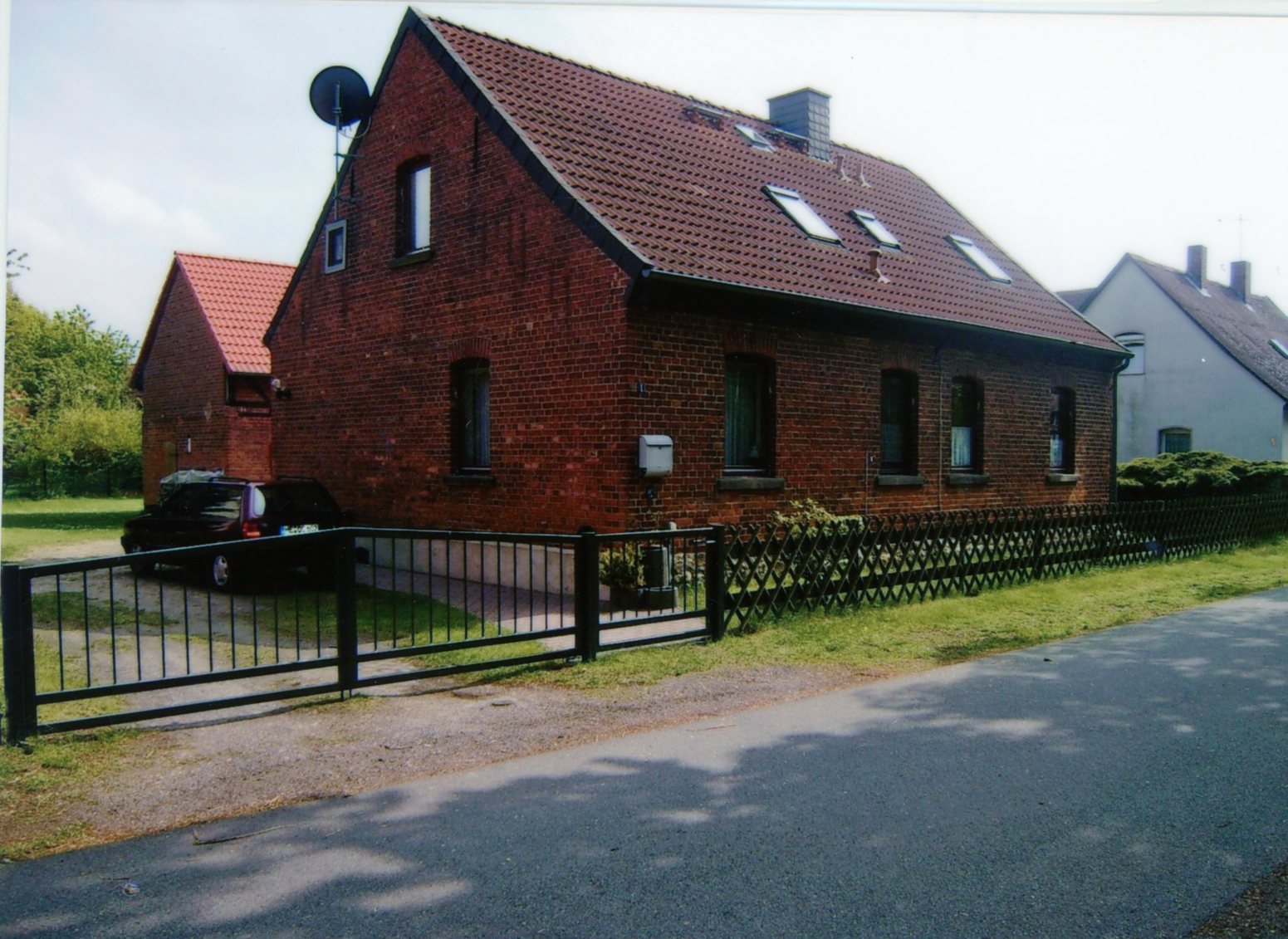 2010 SchmiedegasseAmFriedhof WeberwegWolzijak003