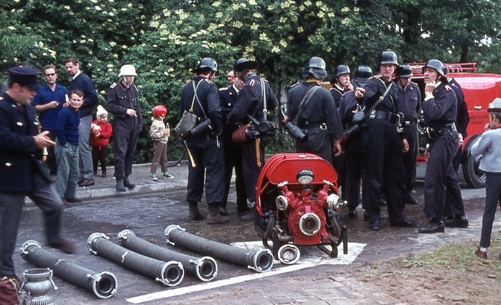 1971 xx xx Fr Feuerwehr Rickensdorf Wettkmpfe in Bahrdorf005