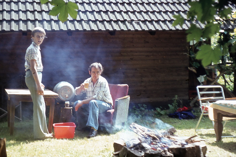 1980 xx xx Fr Feuerwehr Grillen Jochens Teich002