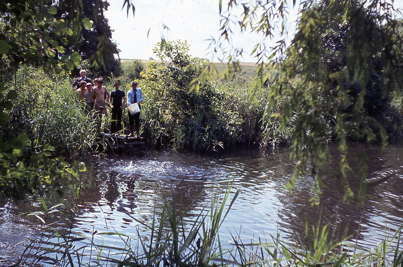 1980 xx xx Fr Feuerwehr Grillen Jochens Teich009