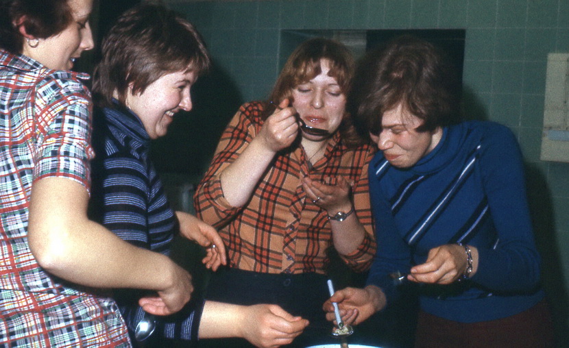 1977 xx xx Landjugend Schule Gr Twlpstedt Kochen 001 15