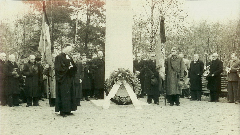 1955 Friedhof Gedenkfeier