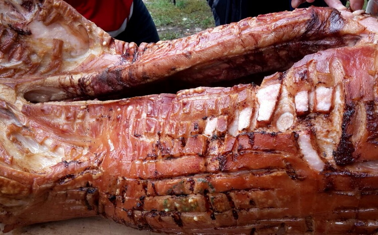 2017 Schweinegrillen Holzsaal1 1