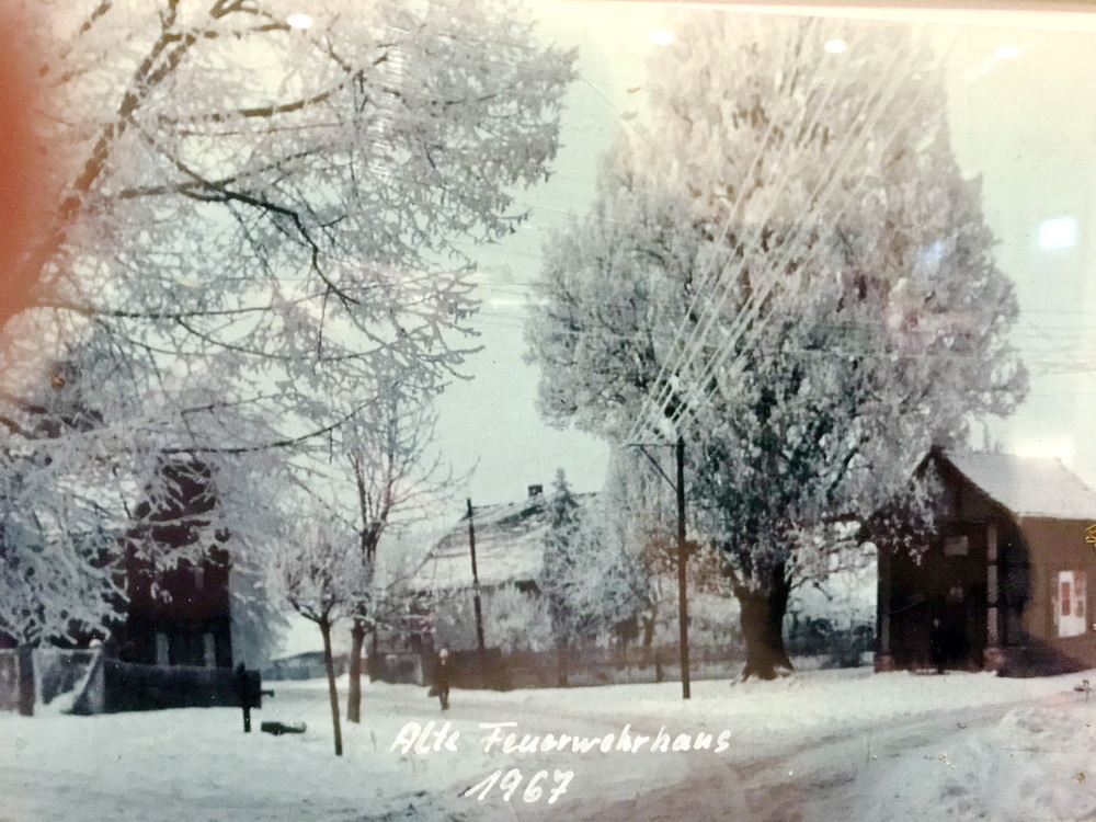 1967 Altes Feuerwehrhaus Dorfplatz neu