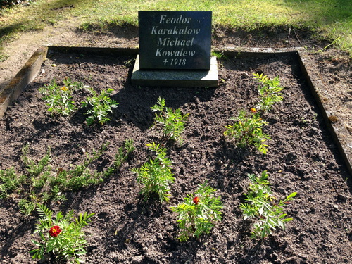 2016 Kriegsgraber Friedhof Saalsdorf 10neu