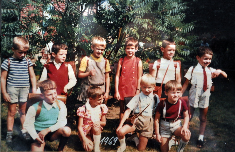 1969 Saalsdorf Einschulung.1jpg