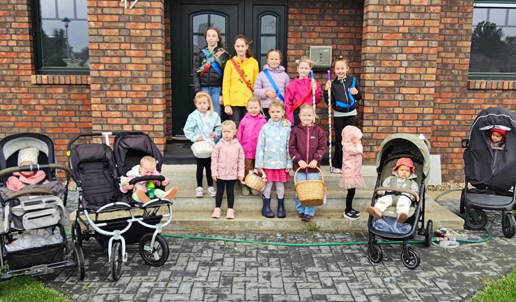 2025 Pfingsten Madchenx